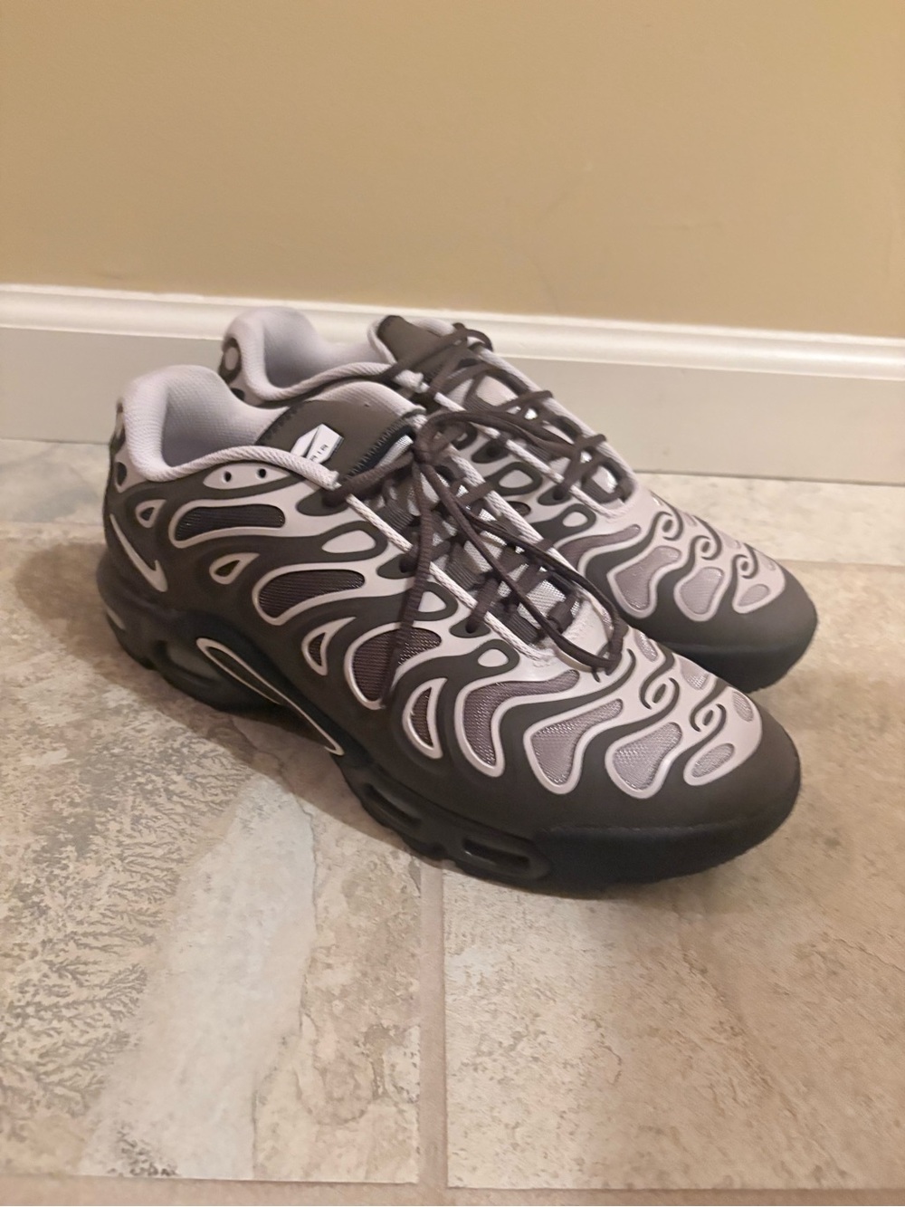 Nike Air Max Plus Drift
Baroque Brown (Women's) size 9/5 in Women and 8 in Men